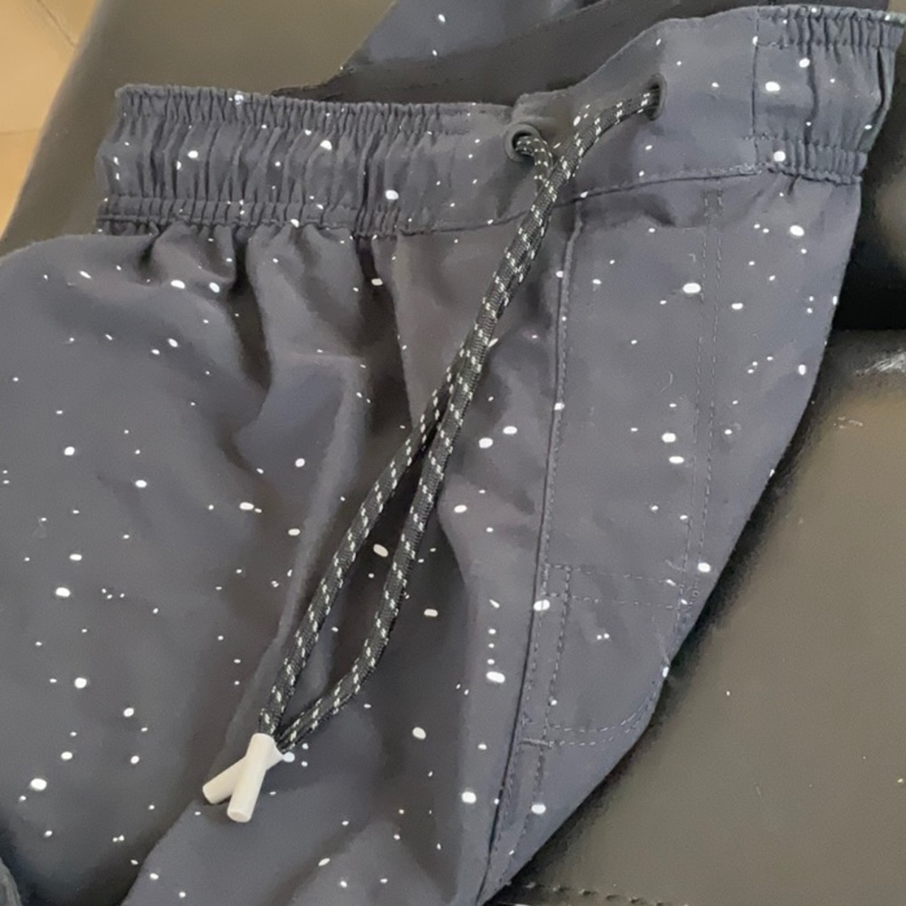 Legend men’s Luka linerless shorts in black splatter. Size large. - Picture 10 of 11